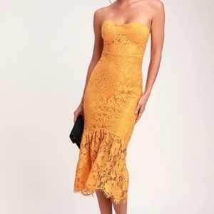 GOLDEN YELLOW LACE STRAPLESS MIDI DRESS